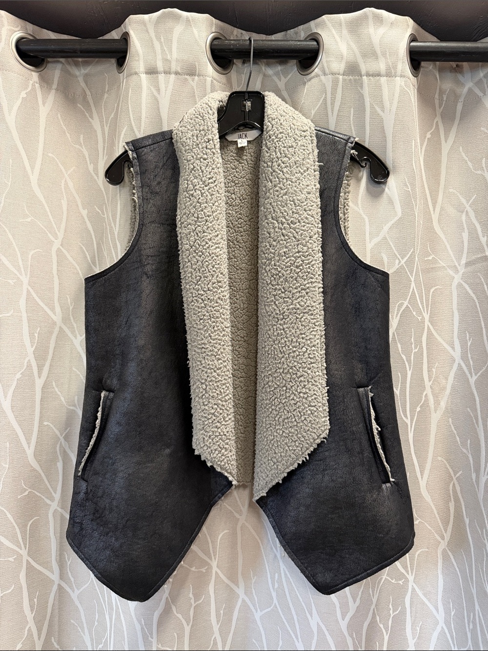 JACK Plush Sherpa Vest in Light and Dark Leather Look Outside Ladies Size L